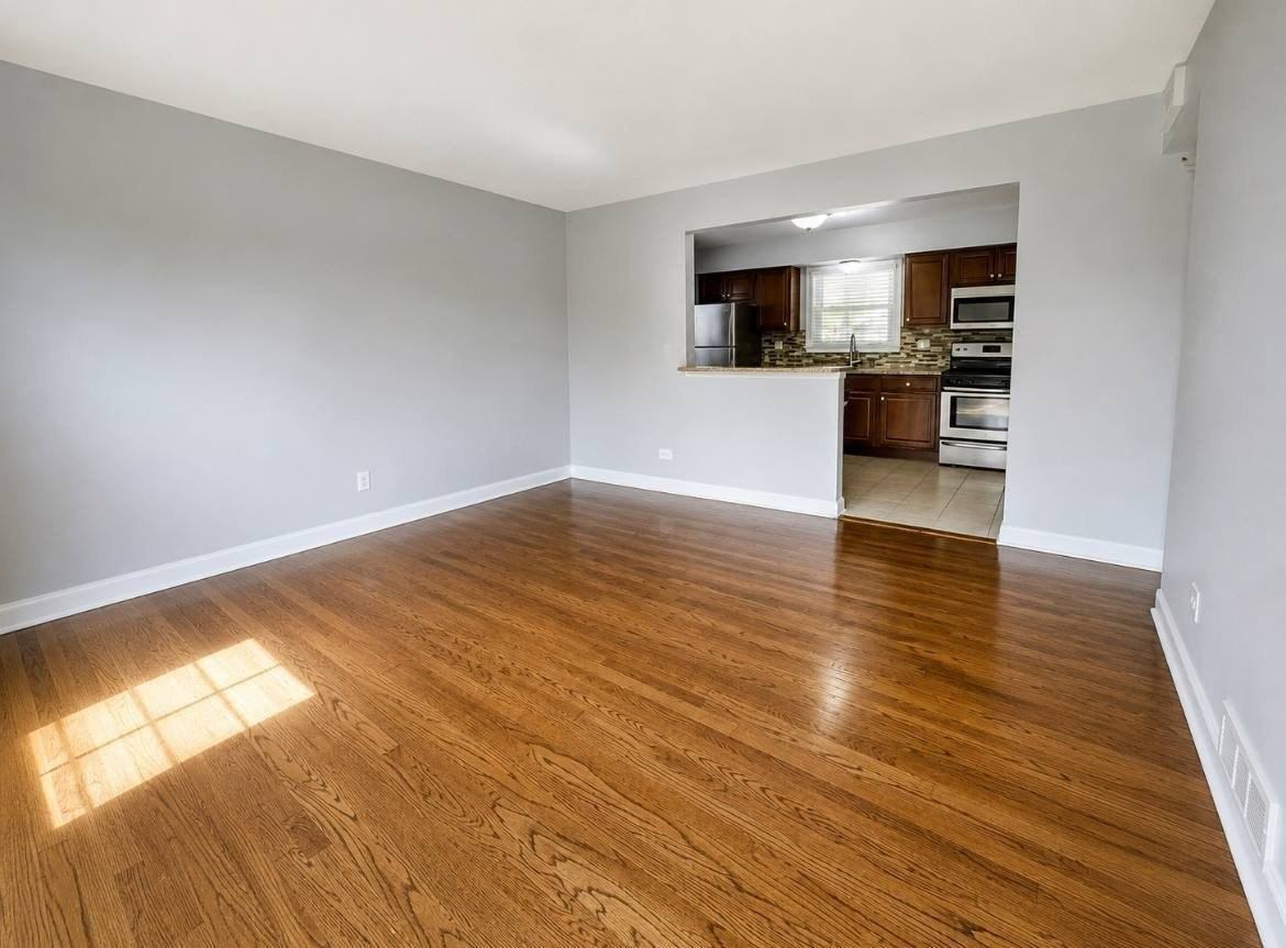 11447 S Natoma Ave - Photo 2 of 8