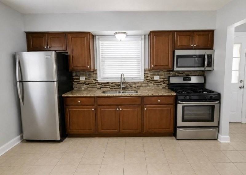 11447 S Natoma Ave - Photo 3 of 8