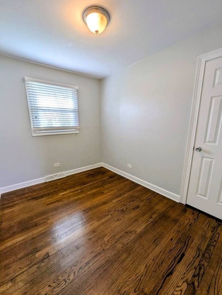 11447 S Natoma Ave - Photo 5 of 8