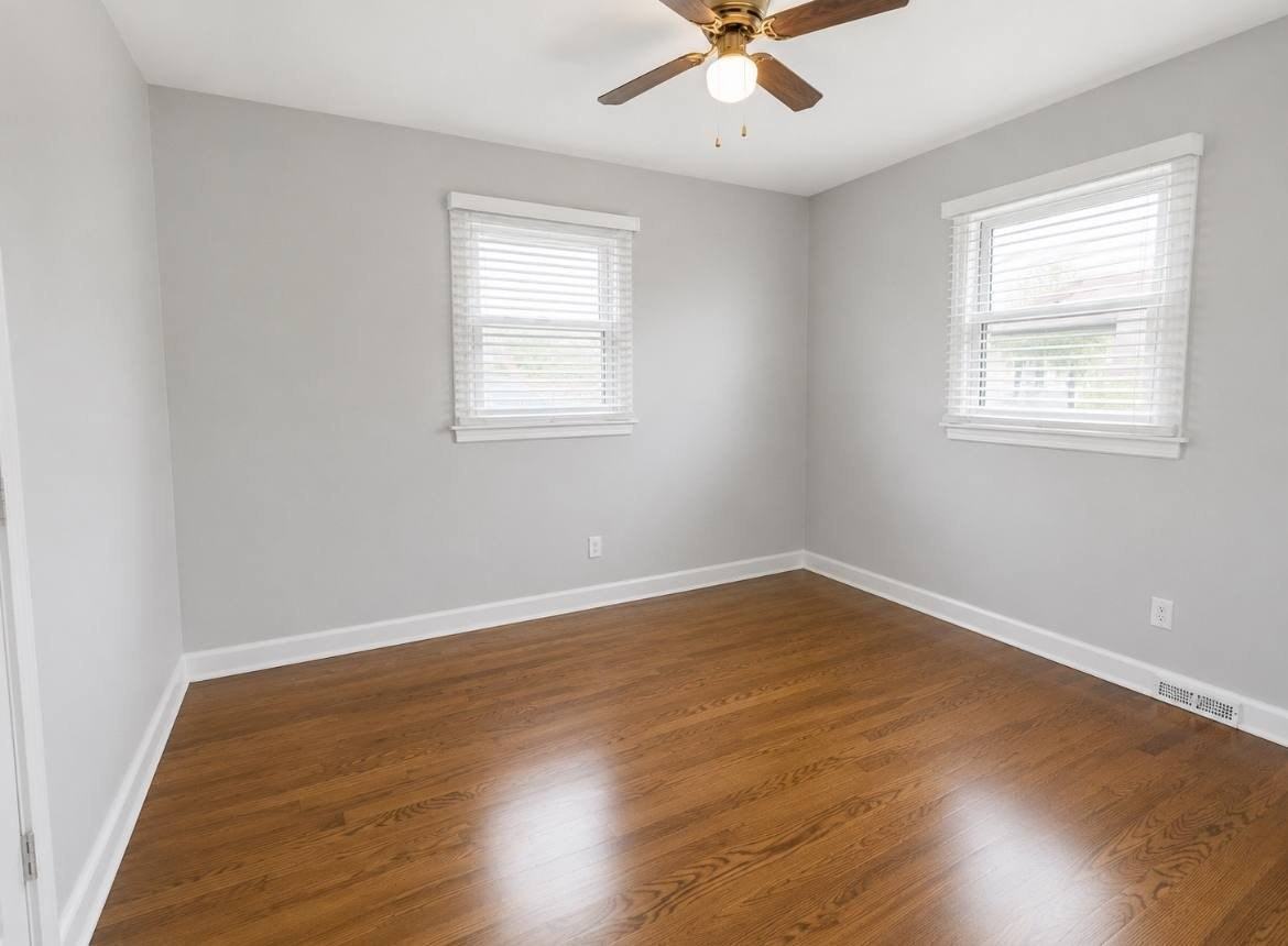 11447 S Natoma Ave - Photo 7 of 8