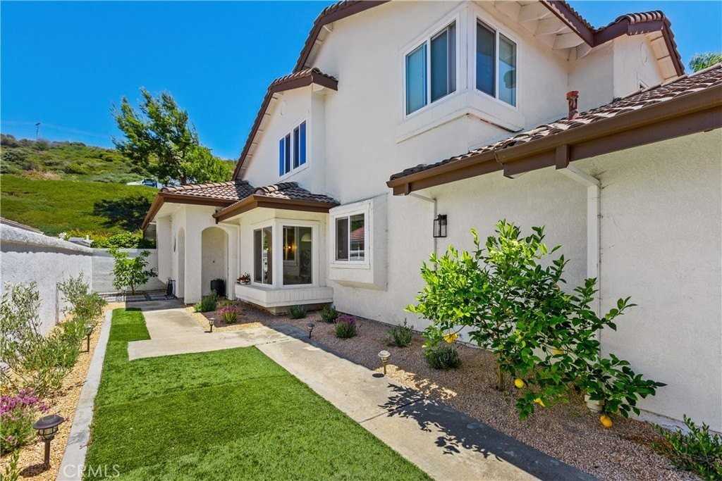 27586 Paseo Castile - Photo 2 of 17