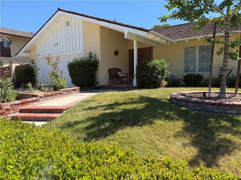26652 Pepita Dr - Photo 2 of 10