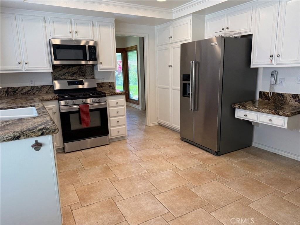 26652 Pepita Dr - Photo 4 of 10