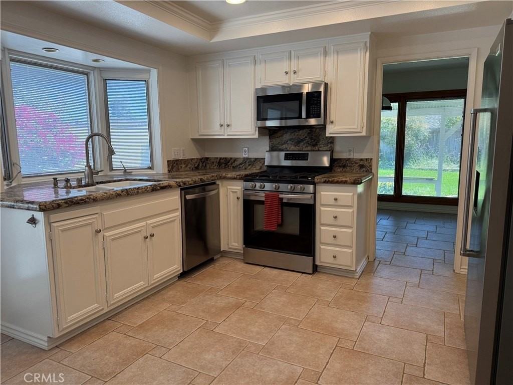 26652 Pepita Dr - Photo 5 of 10