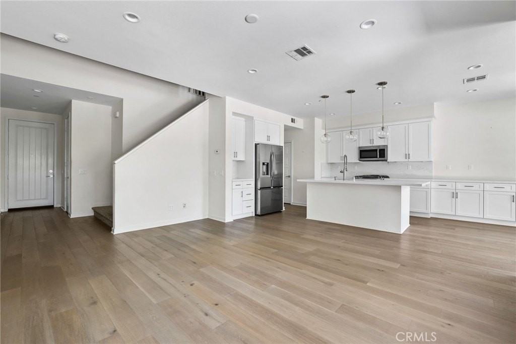 216 Finch - Photo 3 of 42