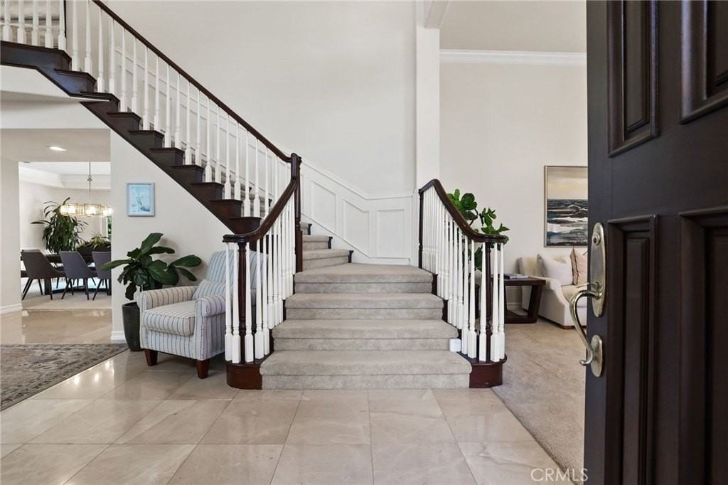 2821 Copa De Oro Dr - Photo 3 of 37
