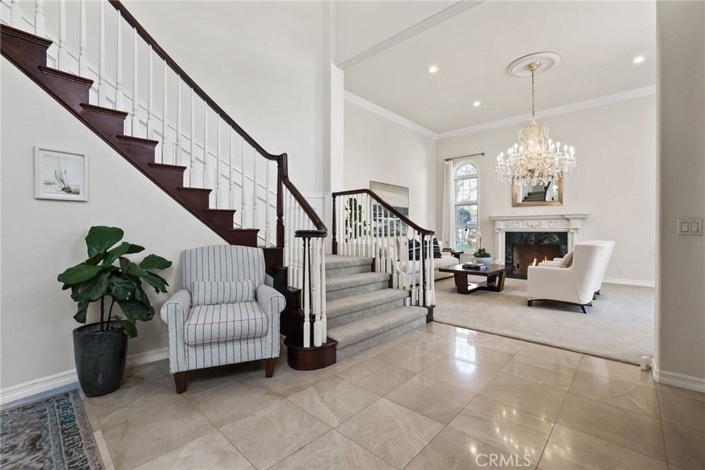 2821 Copa De Oro Dr - Photo 4 of 37