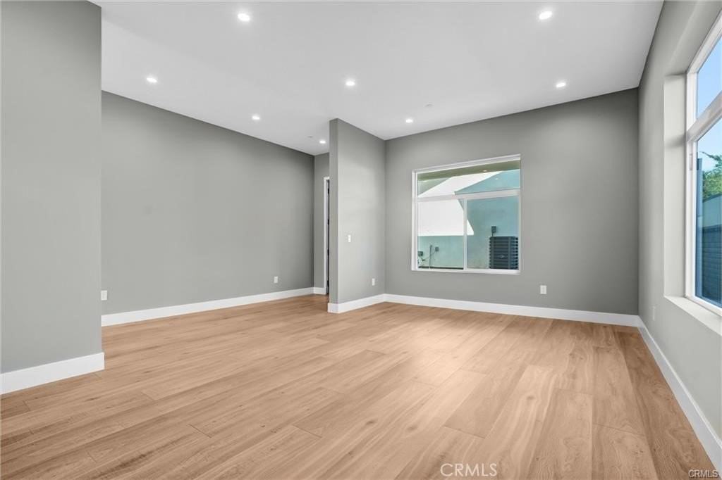 2124 W 238th St - Photo 6 of 39
