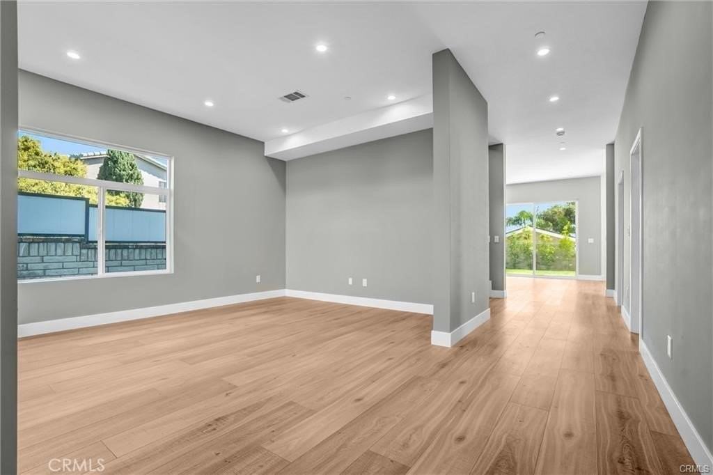 2124 W 238th St - Photo 7 of 39