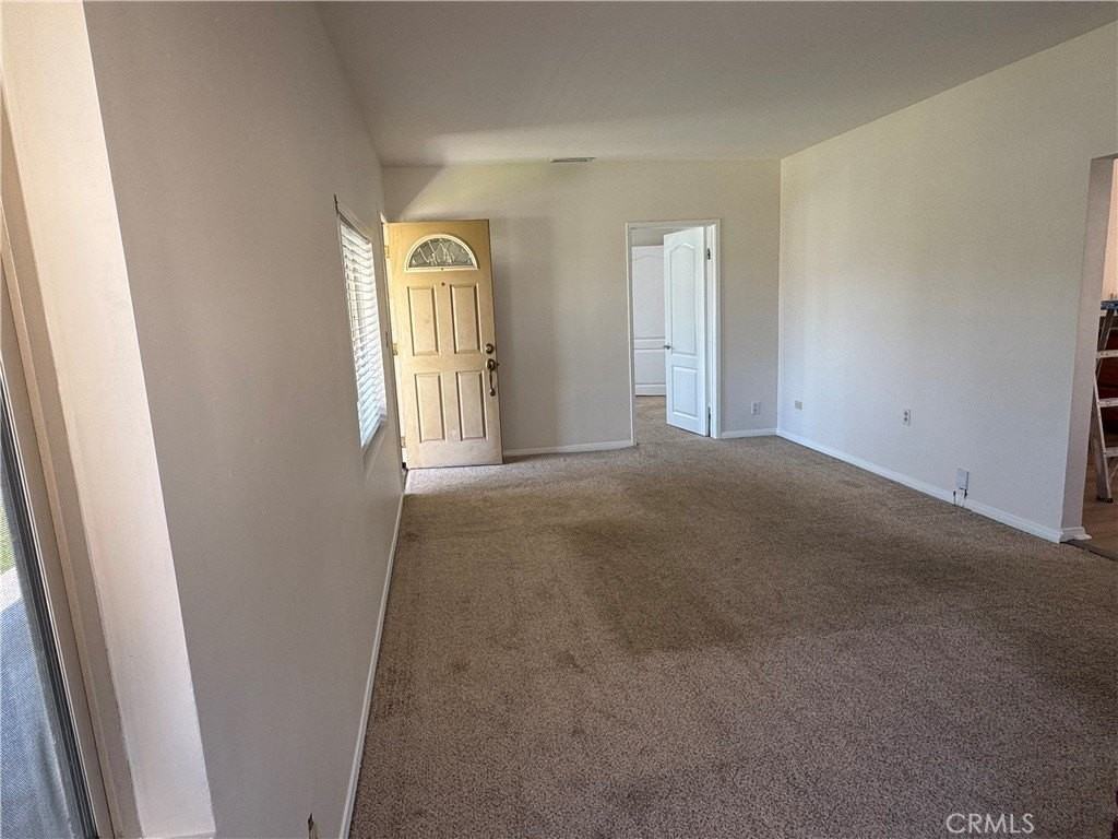 1052 W 25th St - Photo 5 of 26