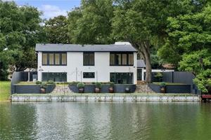 featured image of 8 Park Island Dr