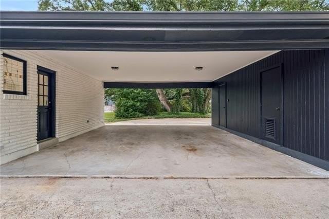 8 Park Island Dr - Photo 4 of 44