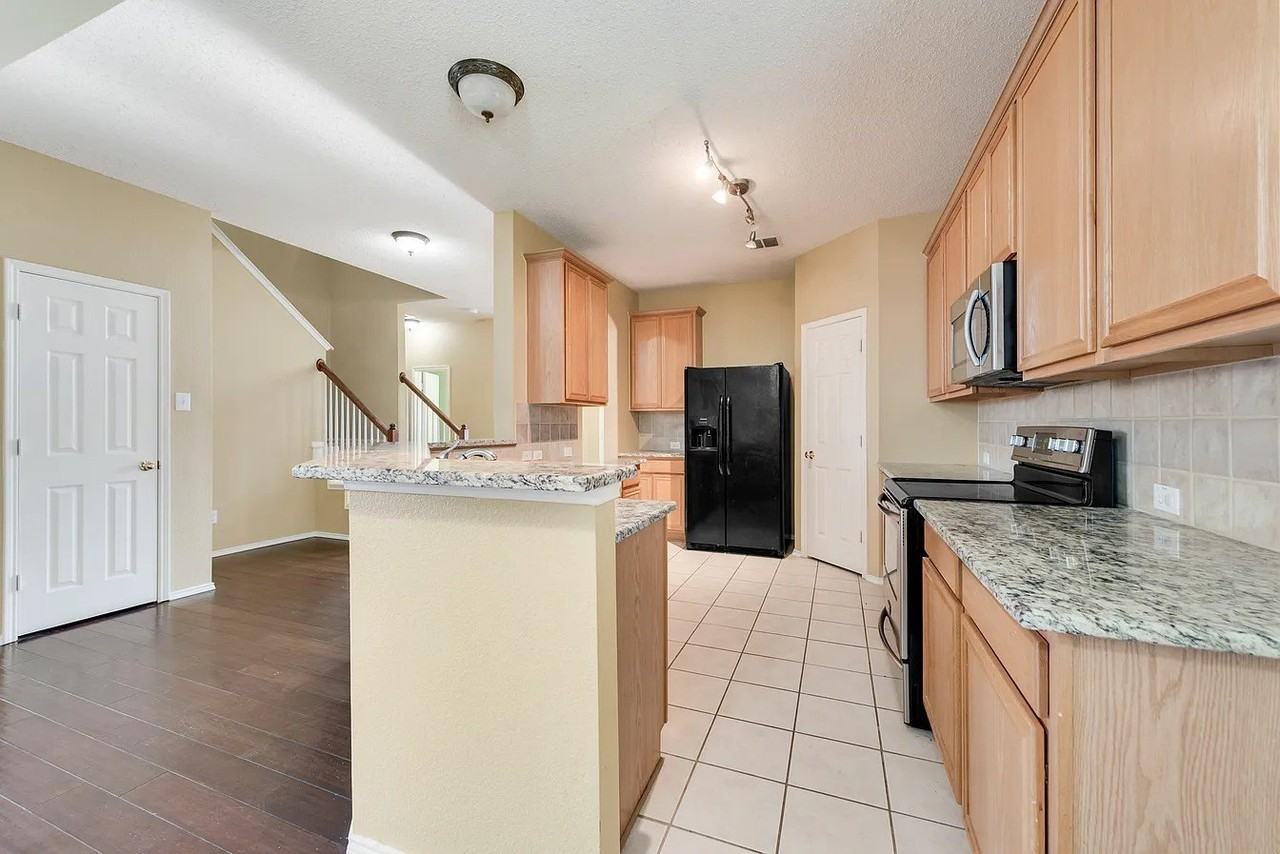 11520 Bermuda Way - Photo 5 of 17
