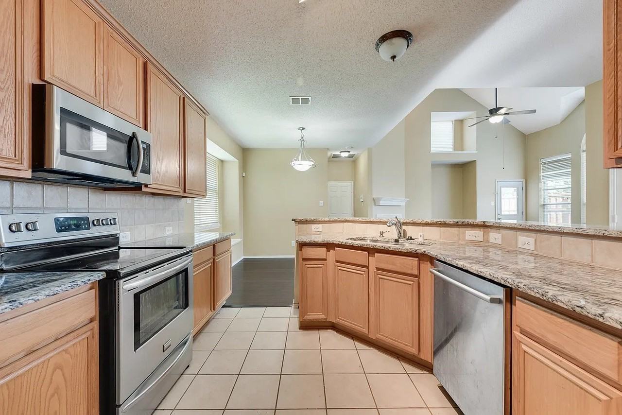 11520 Bermuda Way - Photo 6 of 17