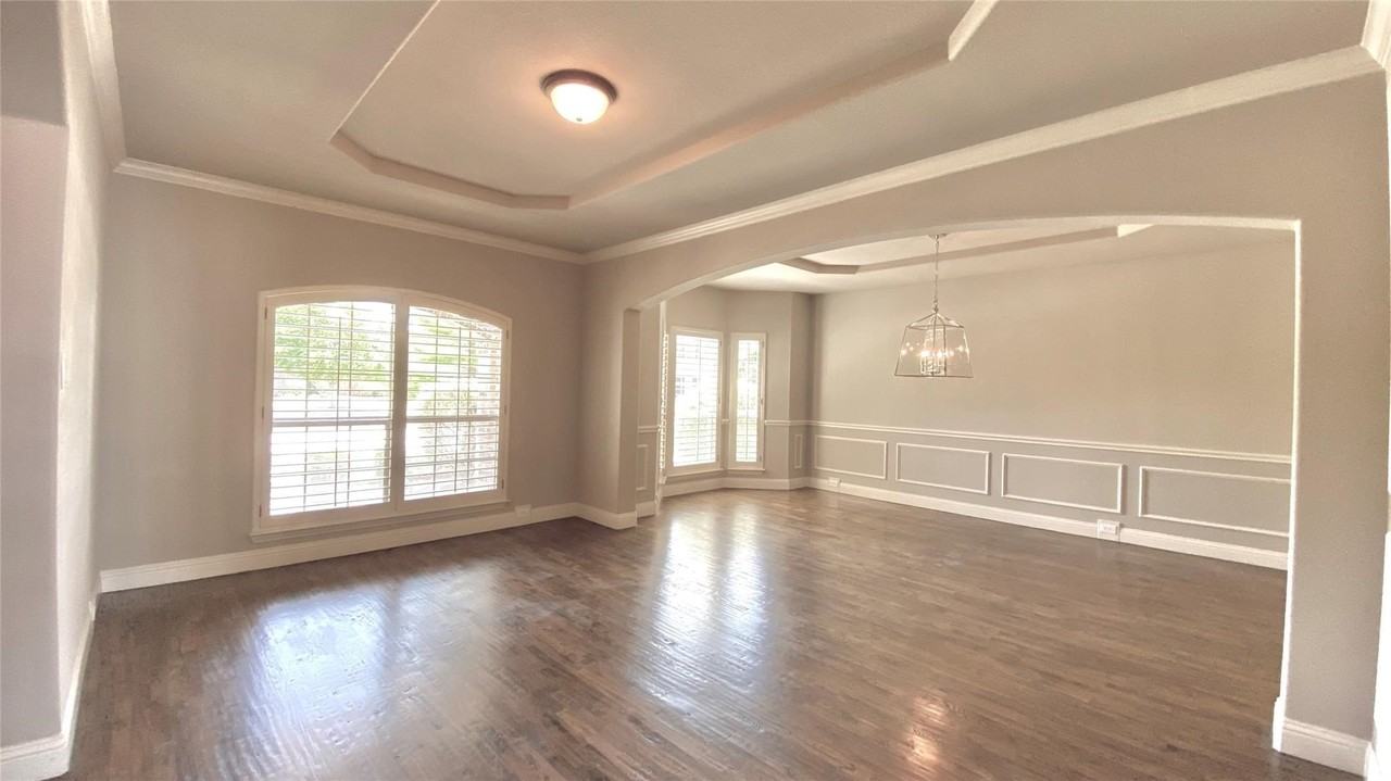 3052 Aerial Dr - Photo 2 of 29