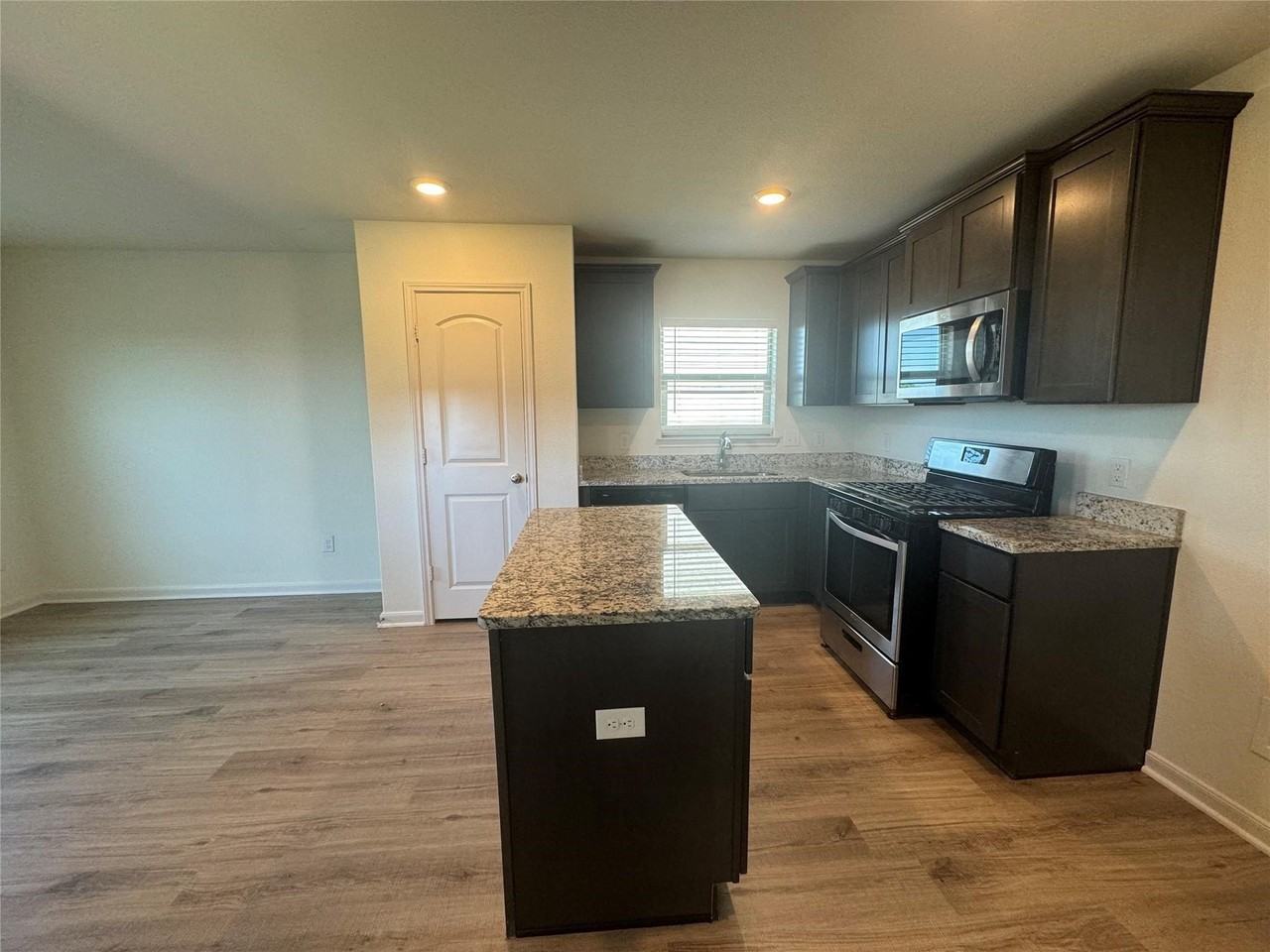 13627 Logan Pass Dr - Photo 3 of 10