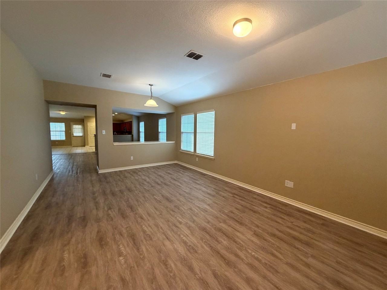 2620 Leisure Ln - Photo 2 of 16