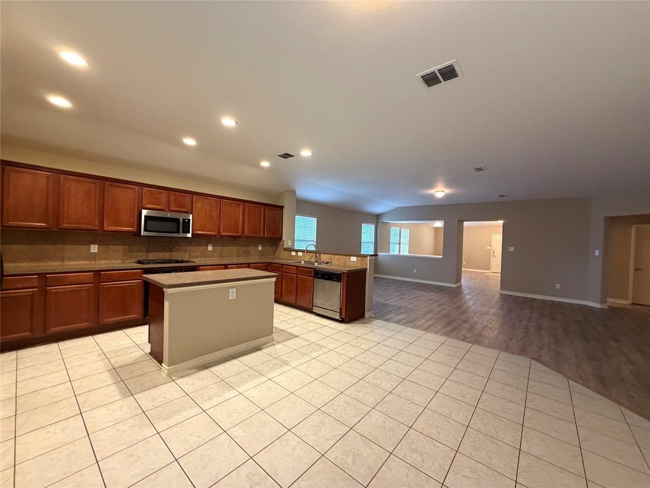 2620 Leisure Ln - Photo 4 of 16