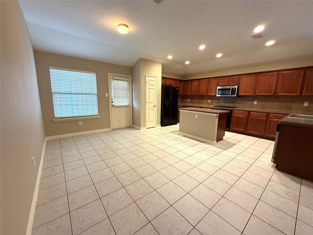 2620 Leisure Ln - Photo 5 of 16