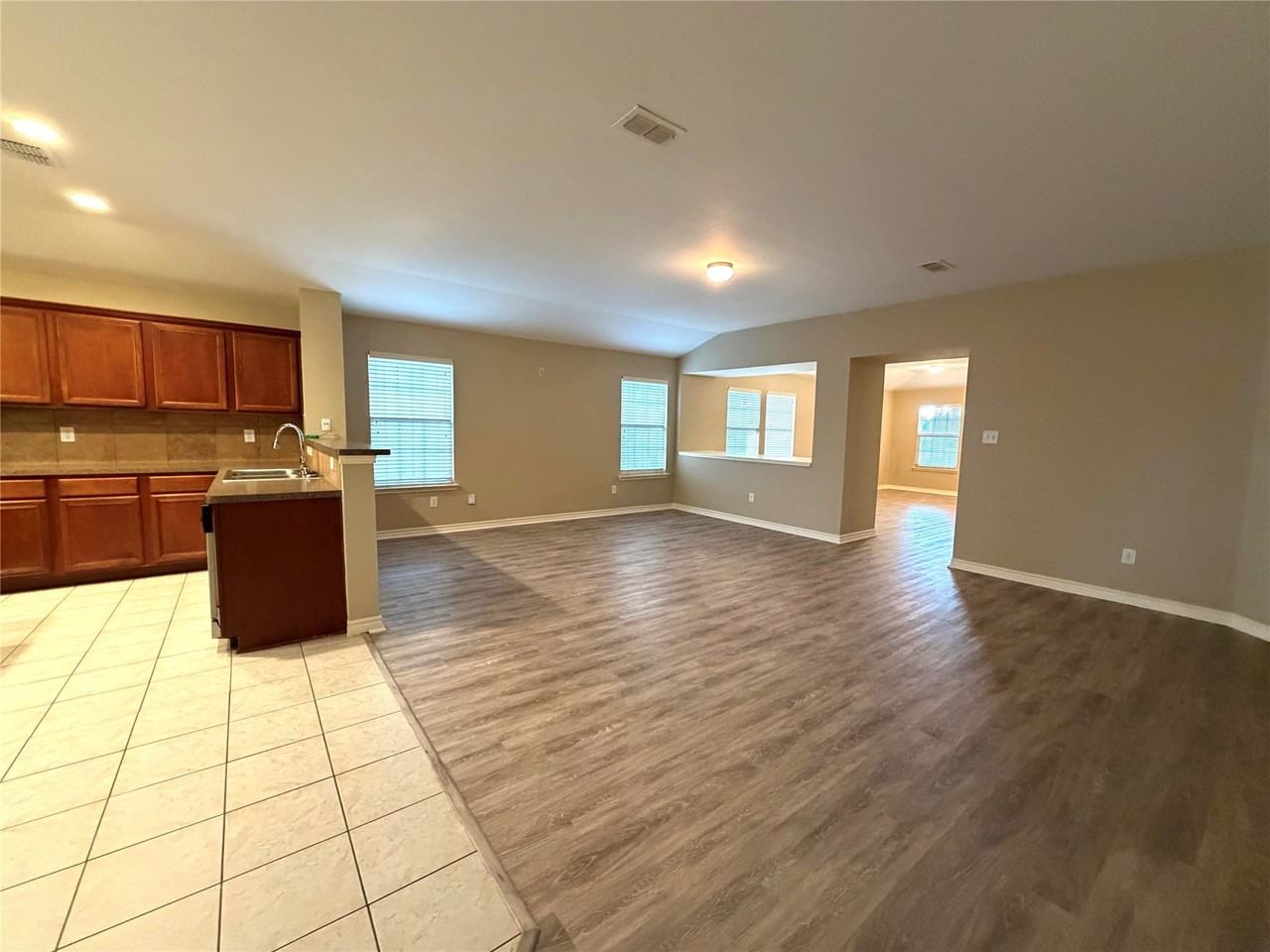 2620 Leisure Ln - Photo 6 of 16