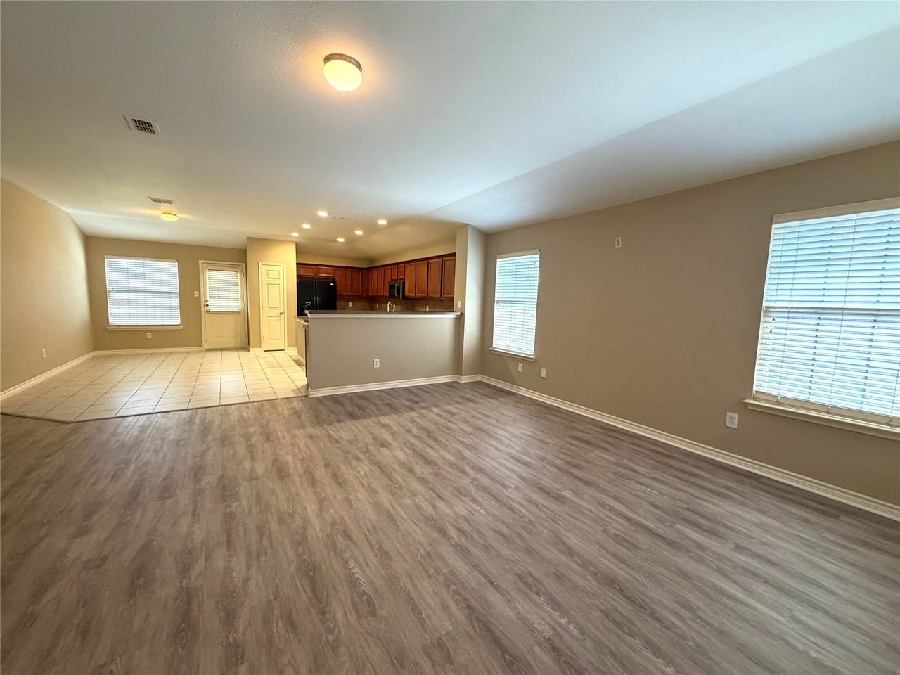 2620 Leisure Ln - Photo 7 of 16