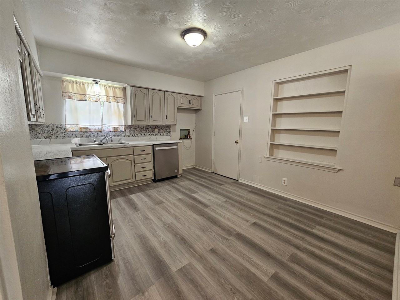 119 Palm Oak Dr - Photo 4 of 17