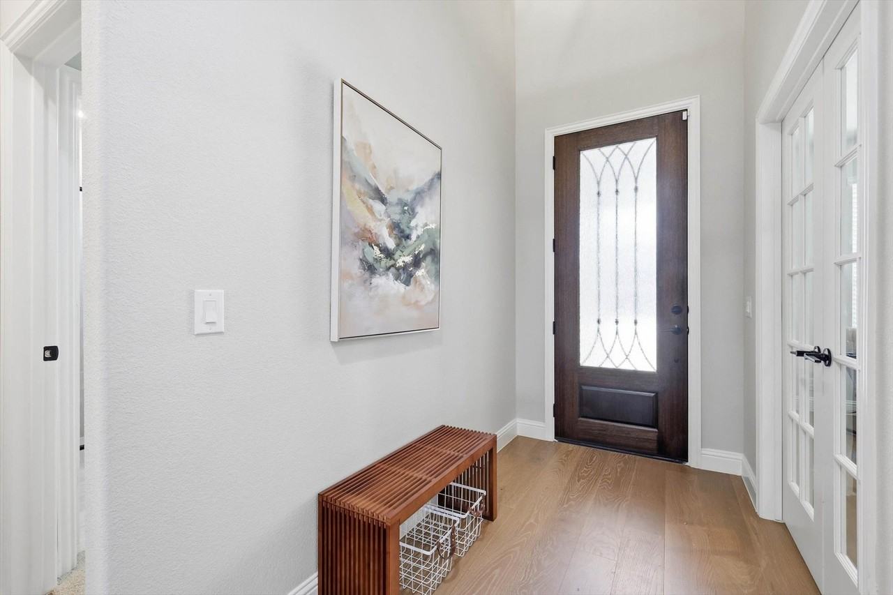 833 Daisy Corner Dr - Photo 3 of 36