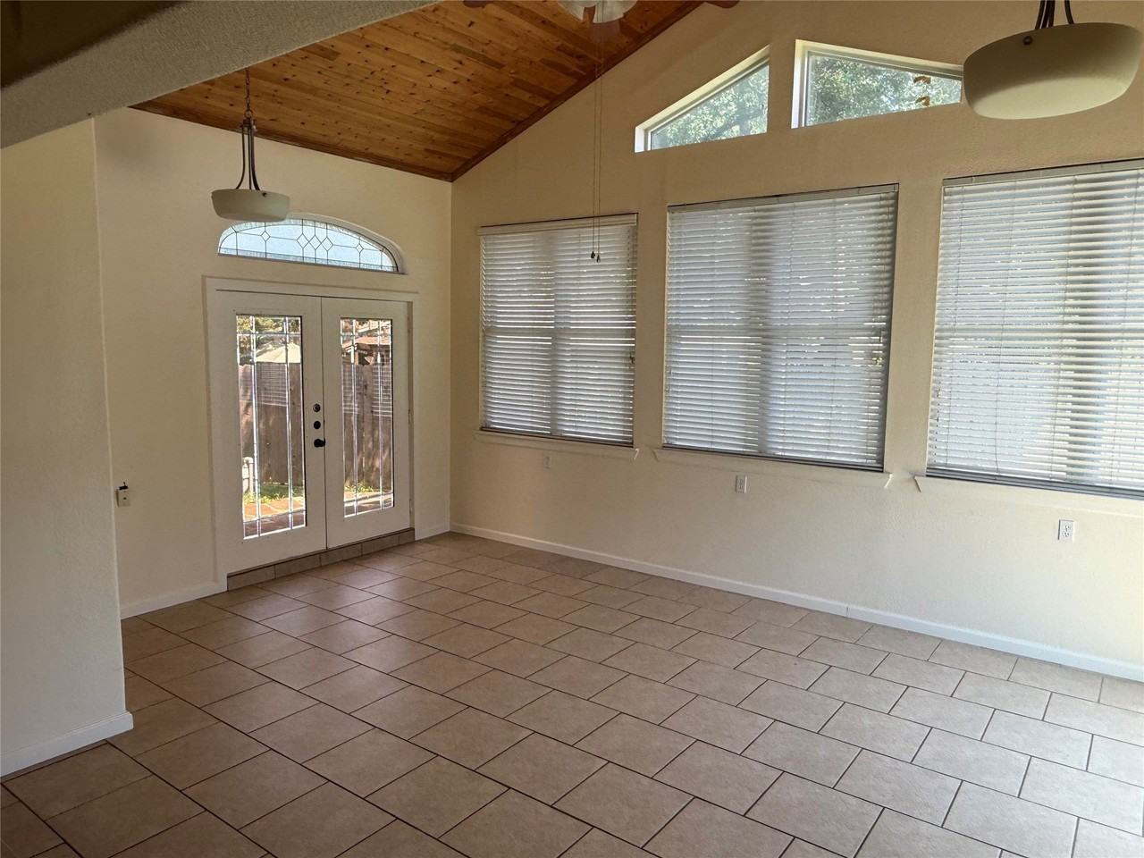 1104 Boston Blvd - Photo 4 of 13