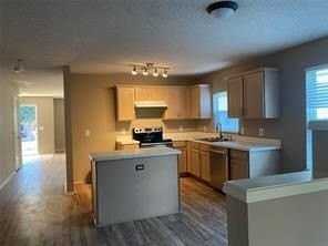 4211 Falcon Dr - Photo 2 of 10