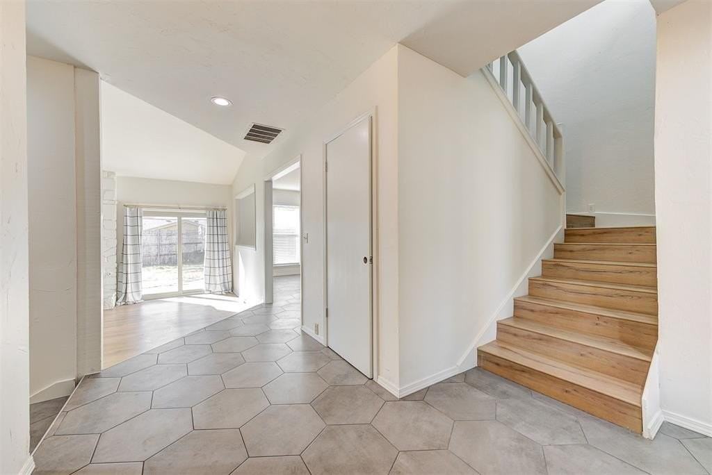 3208 Castlerock Rd - Photo 3 of 34
