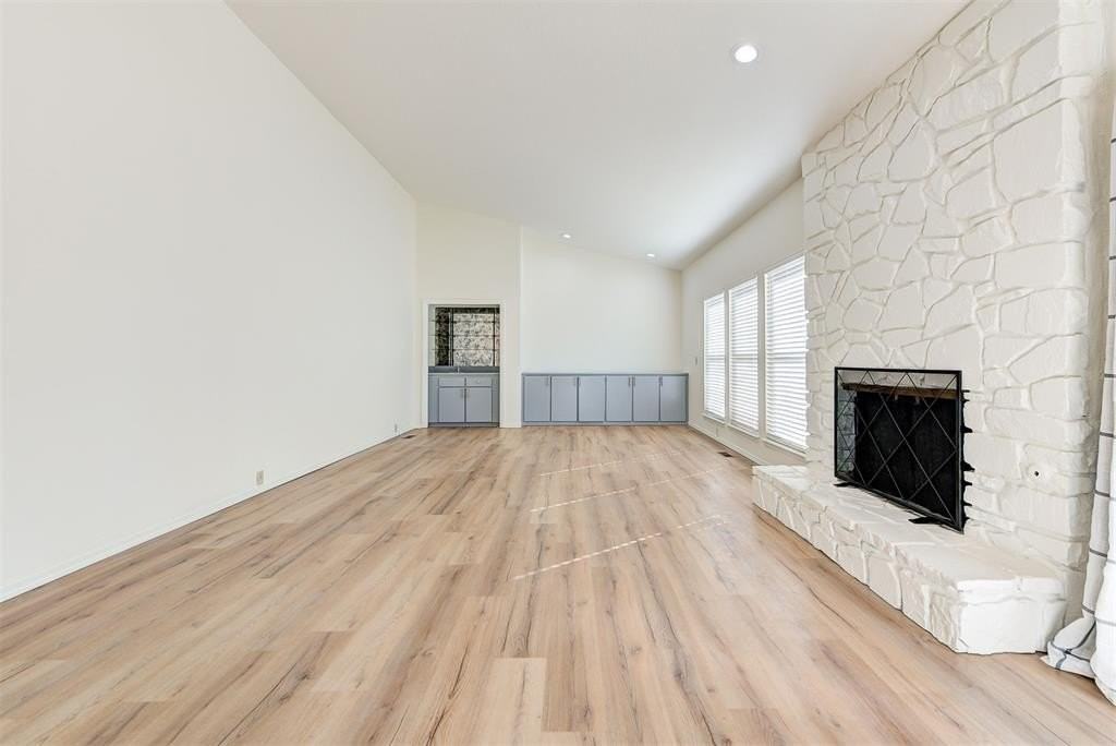 3208 Castlerock Rd - Photo 4 of 34