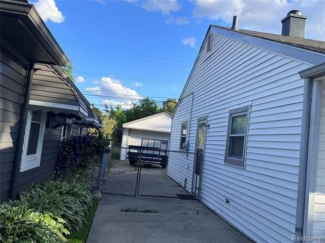 1412 E Goulson Ave - Photo 2 of 14