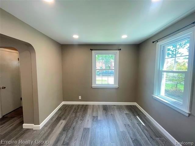 913 N Vernon St - Photo 7 of 26