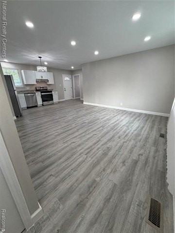 43134 Penny Dr - Photo 2 of 11