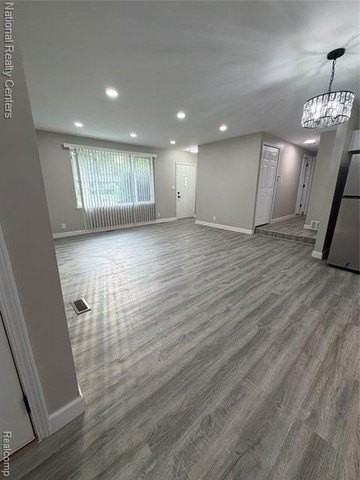43134 Penny Dr - Photo 4 of 11