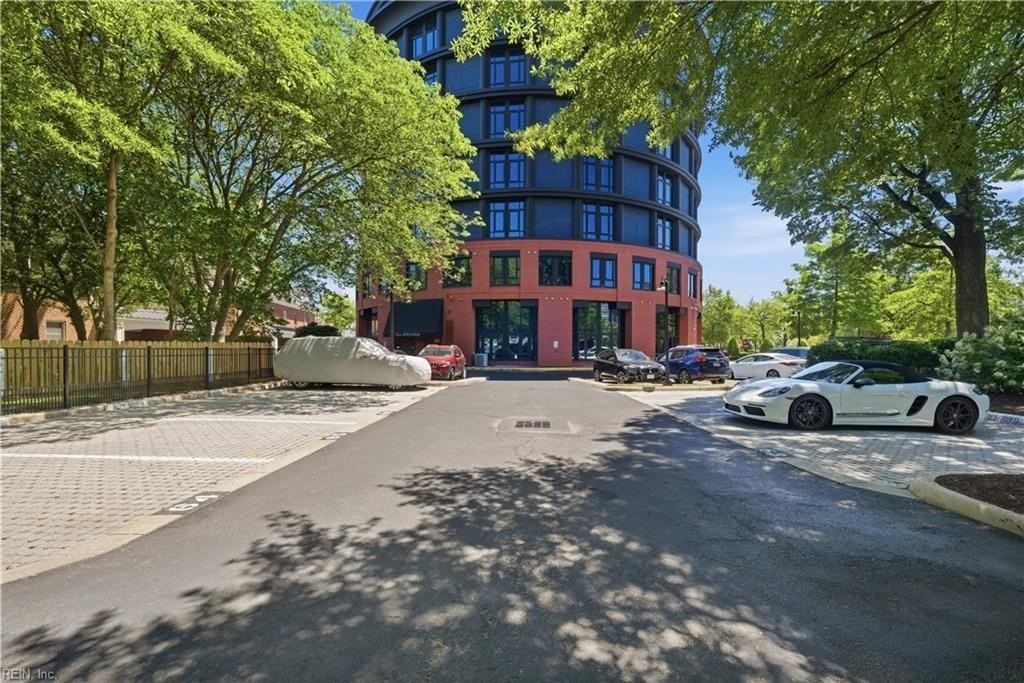 415 Saint Pauls Blvd #609