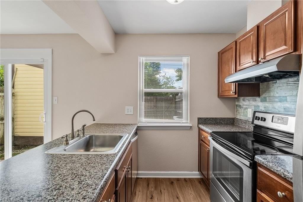 3596 Windmill Dr - Photo 5 of 35