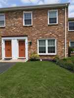 featured image of 19 Towne Square Dr