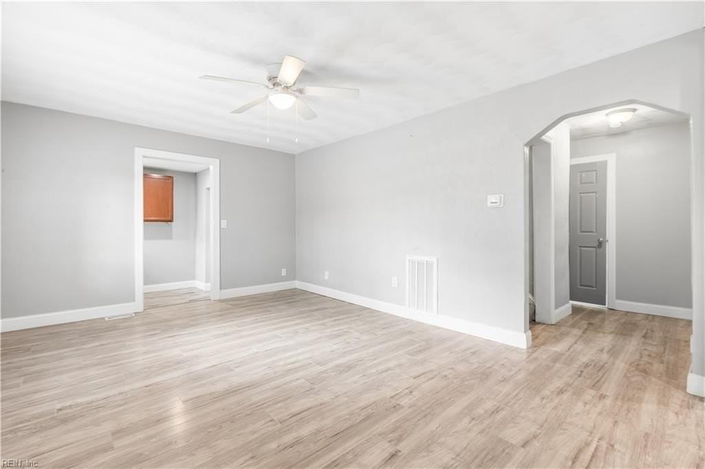 3406 Tidewater Dr - Photo 3 of 27