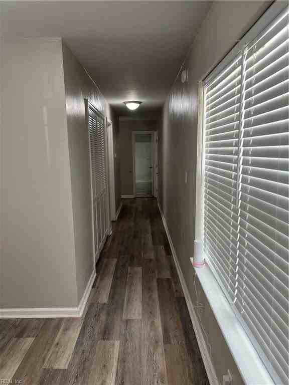 1002 Roseclair St - Photo 5 of 30