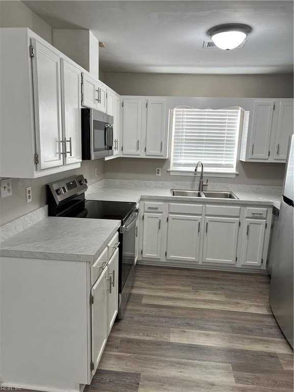 1002 Roseclair St - Photo 6 of 30