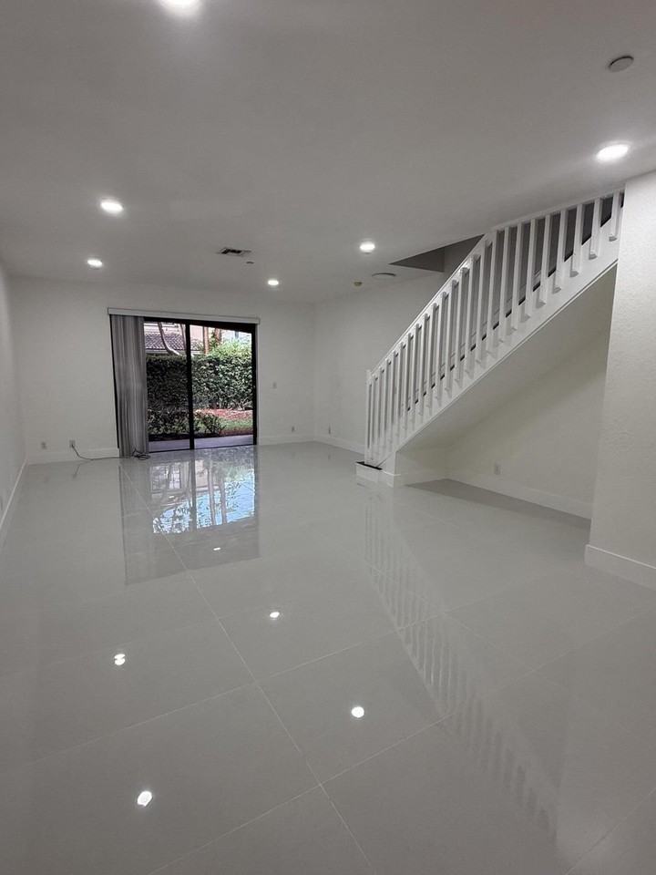 3906 Cherry Ln #3906 - Photo 4 of 10