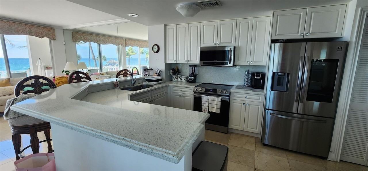 233 Se 21st Ave #101 - Photo 7 of 21