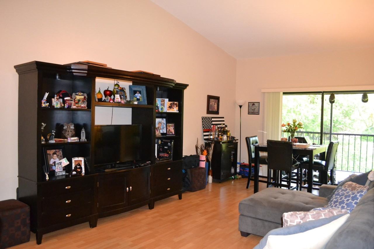 3149 Millwood Ter #2210 - Photo 6 of 26
