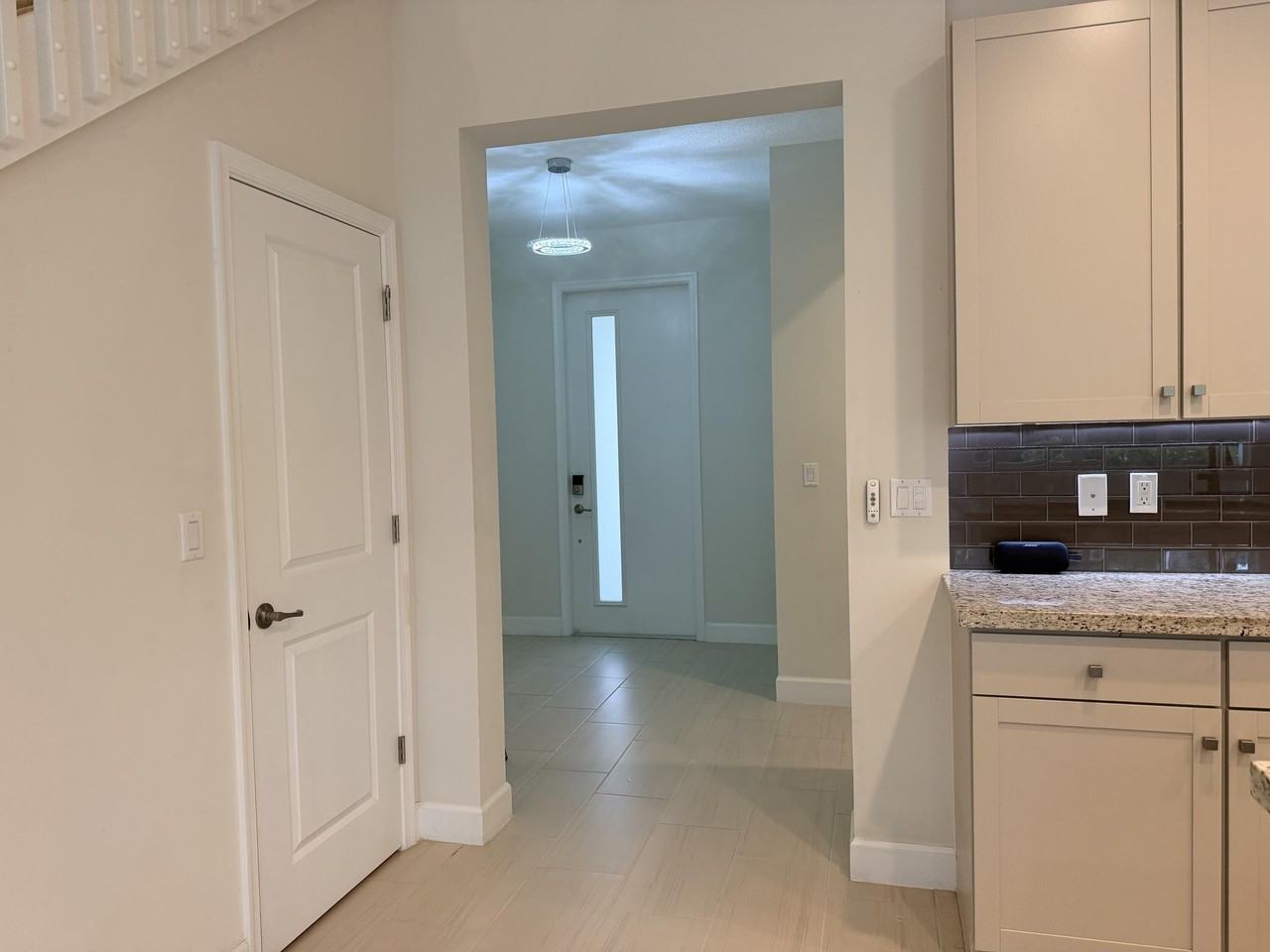 8951 Kingsmoor Way - Photo 3 of 18