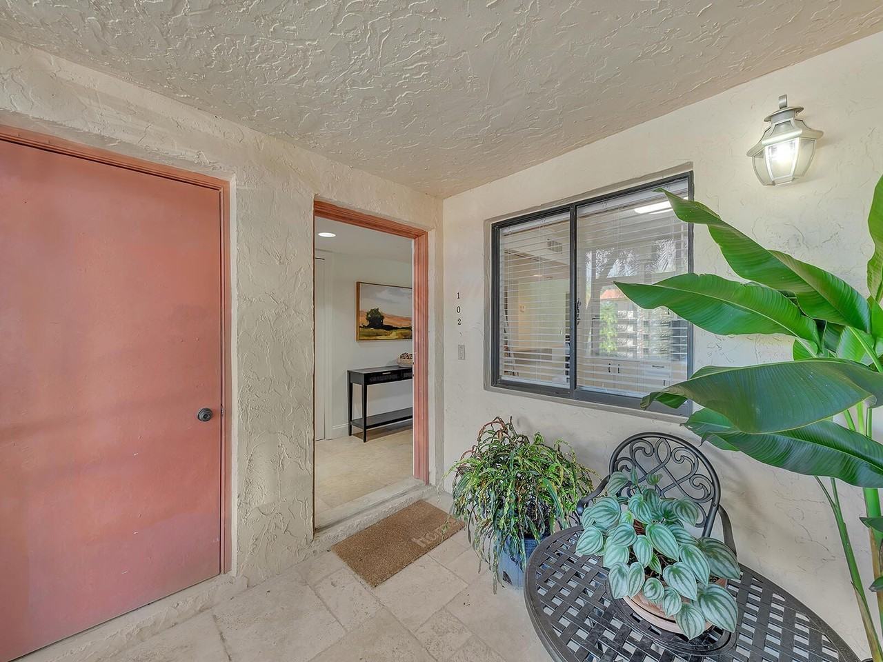 359 Lakeview Dr #102 - Photo 2 of 30