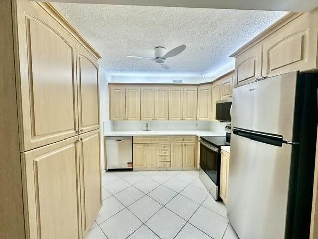 3057 Yarmouth C - Photo 2 of 49