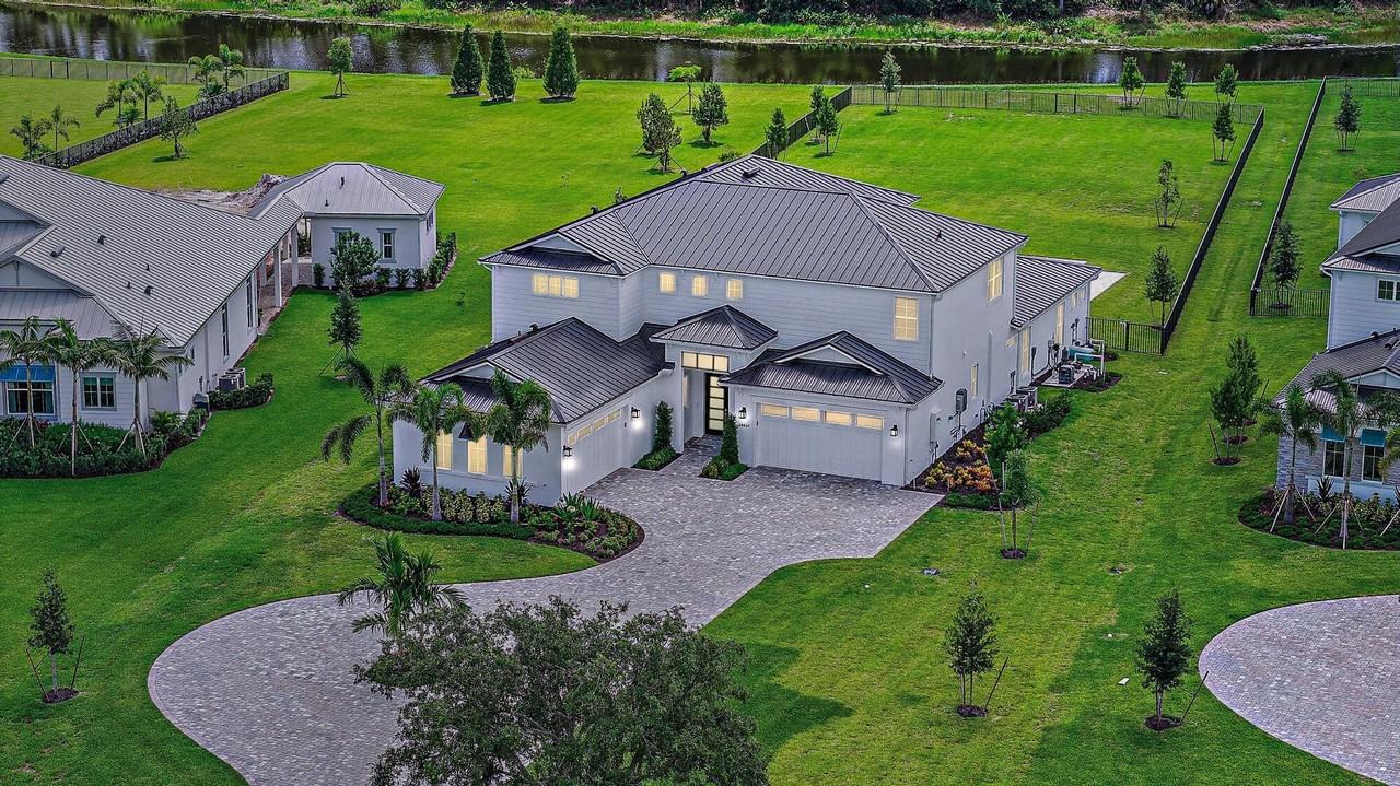 20037 Se Bridgewater Dr - Photo 2 of 50