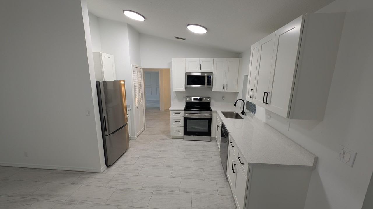 9618 150th Ct N - Photo 2 of 27