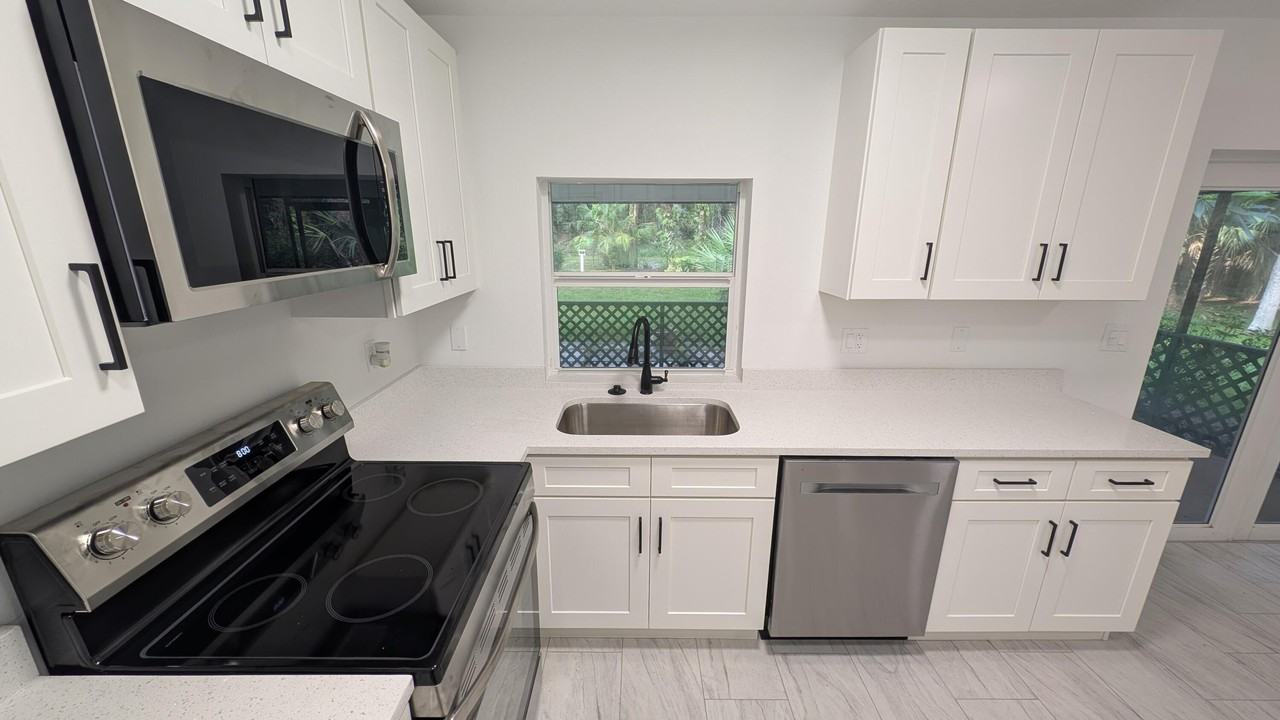 9618 150th Ct N - Photo 6 of 27